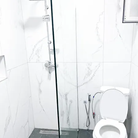 1 Apartment *