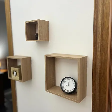 1 Apartment *